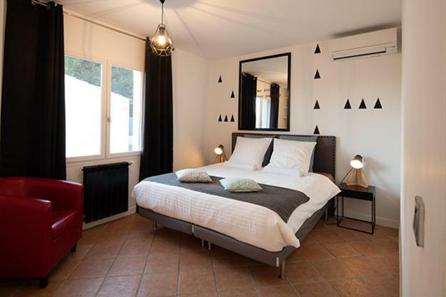 Mise En Scene Bed & Breakfast Aumelas ภายนอก รูปภาพ